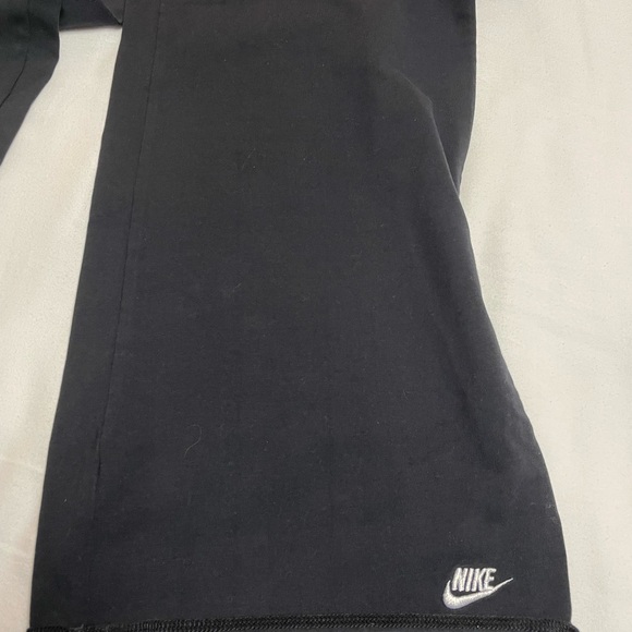 Nike Women’s Yoga Pants - Picture 3 of 5